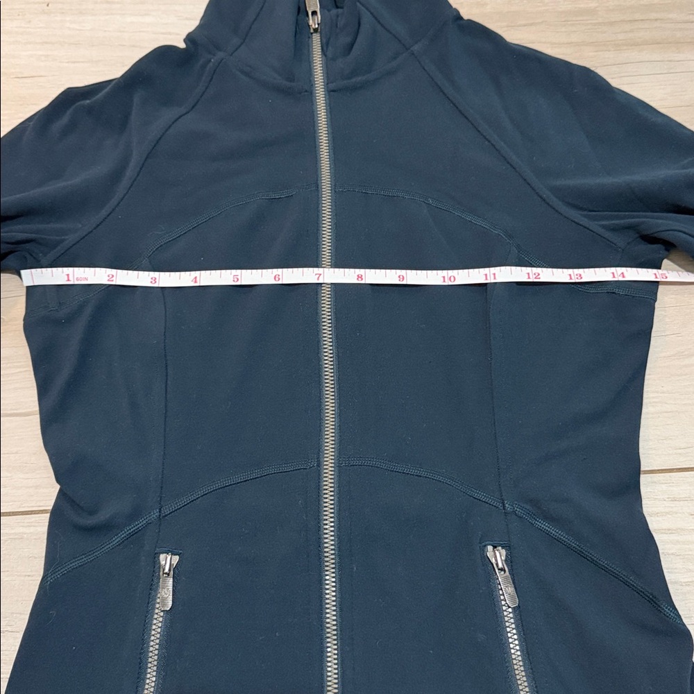 Lululemon Navy Blue Full Zip Up Athletic Jacket for Running Work Outs or Leisure - Picture 10 of 10